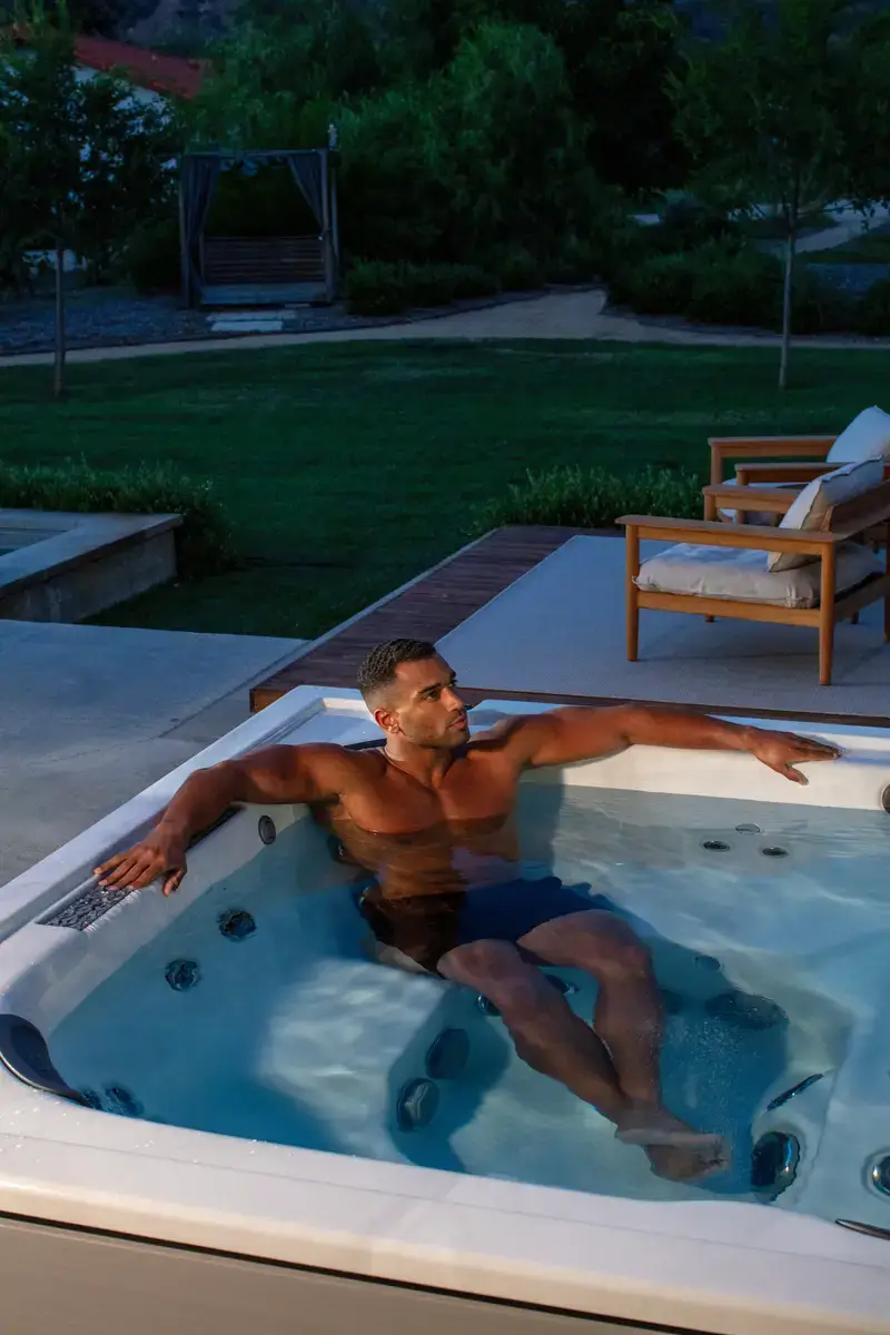 JHT JLXL Mid Man Relax01 800x1200 51221c62 e22a 4294 ab0f a89f1572863a